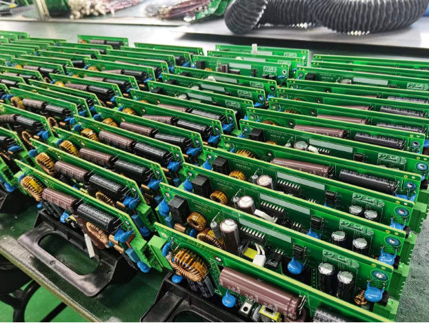 Pcb senza piombo assemblaggio Pcb a rotazione rapida fabbricazione 4 strati FR-4 IPC classe 2 o 3 standard