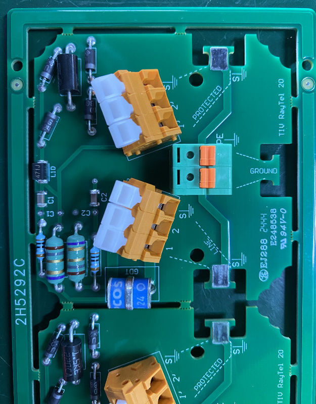 Equipaggiamenti per telecomunicazioni PCB in rame con LW/LS Min. di 0,05 mm e colore nero vetro