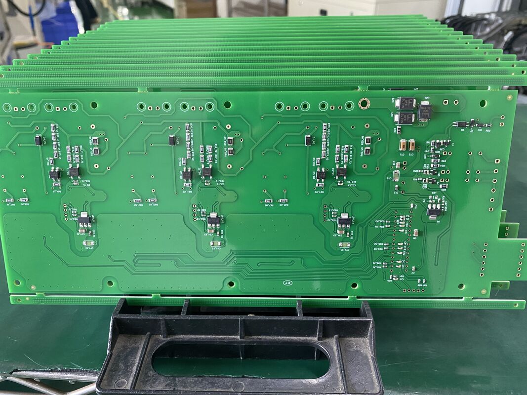 Apparecchiature di protezione da sovratensione con finitura superficiale HASL senza piombo con controllo dell'impedenza, che garantiscono durata e gestione delle sovratensioni elettriche