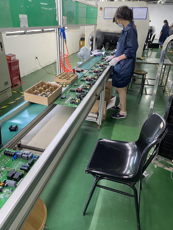 Assemblaggio PCB di comunicazione con diametro minimo del foro di 0,1 mm, progettato per soddisfare gli standard ROHS e spessore del circuito stampato da 0,2 a 6 mm per la connettività