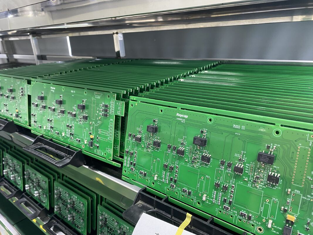 Diametro minimo foro 0,1 mm Assemblaggio PCB per comunicazioni 6 strati High Tg170 e High Tg180 Ottimizzato per dispositivi di comunicazione