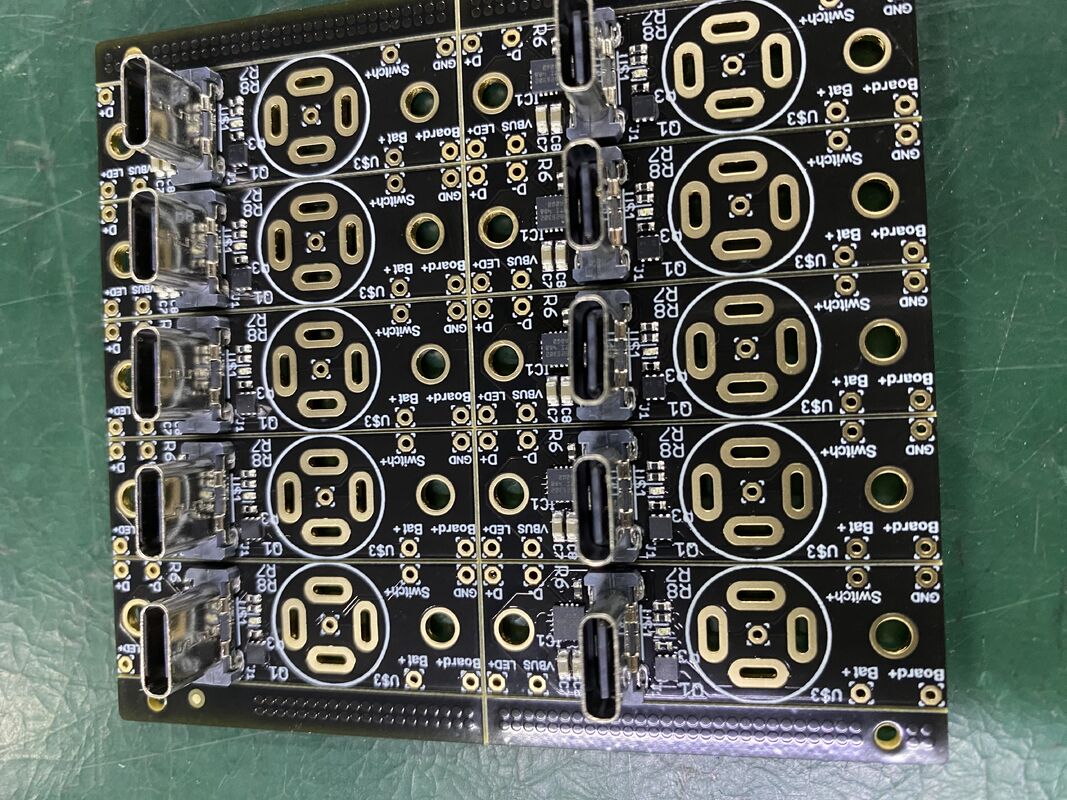 Controllo dell'impedenza PCB in rame spesso con conformità ROHS che fornisce proprietà elettriche e conduttività termica migliorata