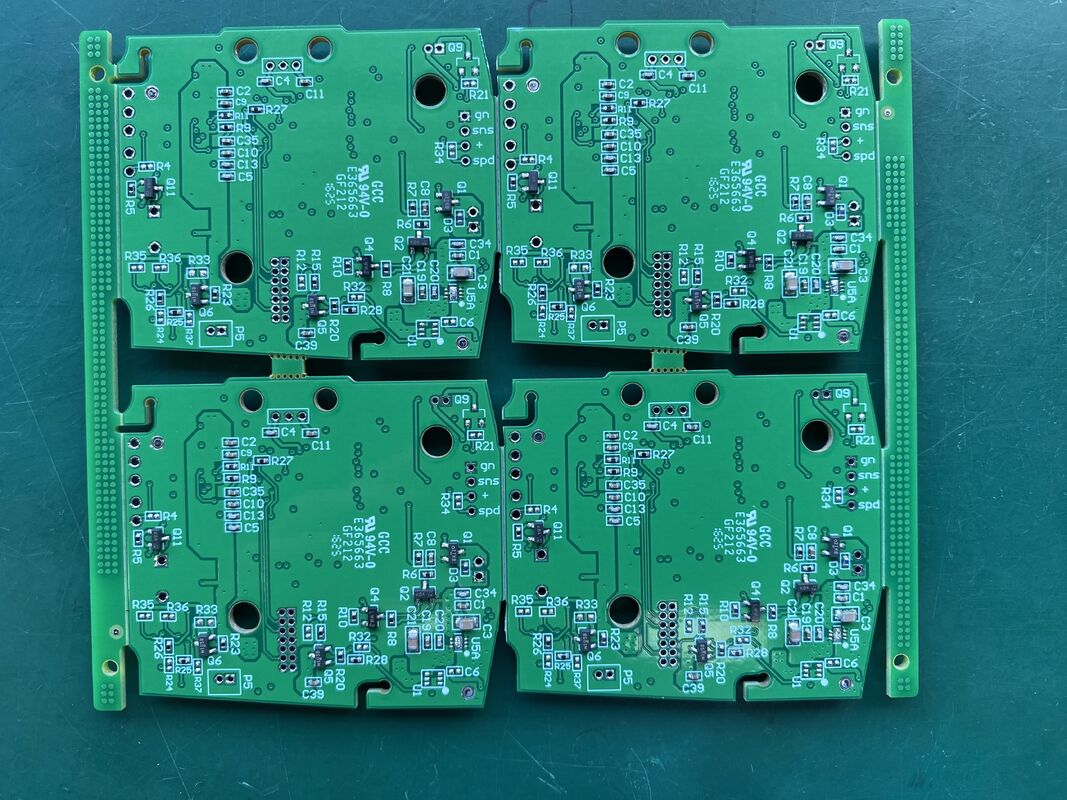 Controllo dell'impedenza PCB in rame spesso con conformità ROHS che fornisce proprietà elettriche e conduttività termica migliorata