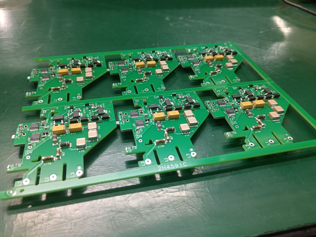 Prototipazione e produzione di assemblaggio PCB a rapida esecuzione per l'assemblaggio di componenti elettronici