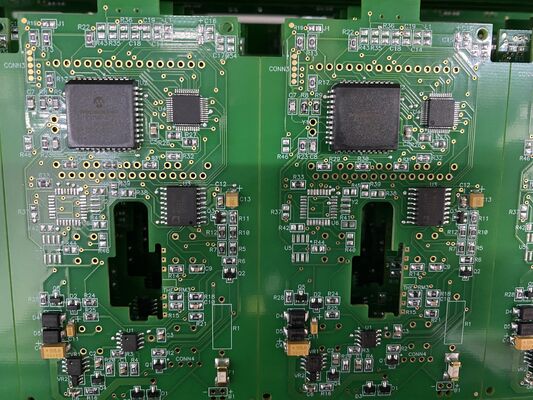 Spessore massimo T superiore a 4,5 mm Assemblaggio di PCB industriali Offre capacità di assemblaggio per circuiti stampati pesanti