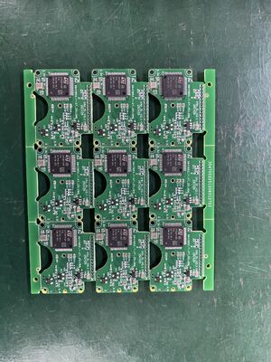 Spazio a sfera min 0.3mm Passaggio inferiore a 0.5mm Processo di produzione di PCB industriali Max PCB Dimensione 600 x 1200mm Ottimizzato per layout PCB complessi